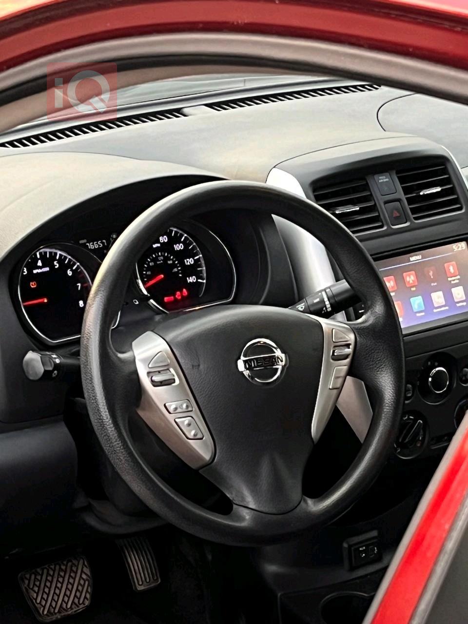 نيسان فيرسا